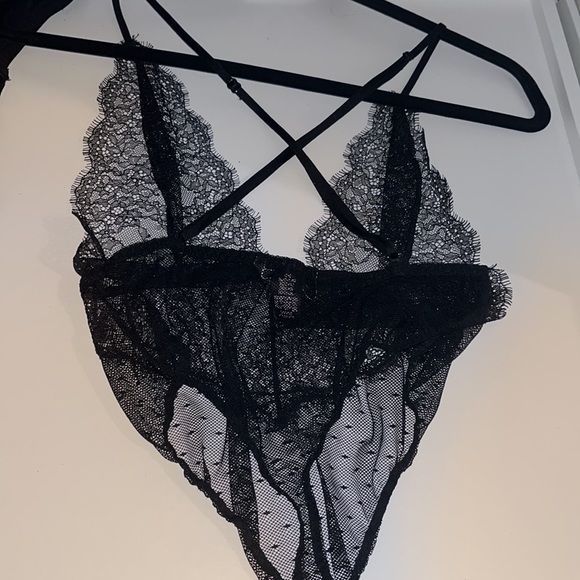 Victoria’s Secret black lace lingerie - Picture 2 of 6